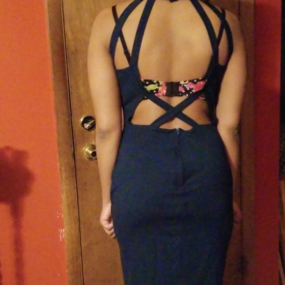 NWT Paper Doll Halter Dress - Picture 2 of 5